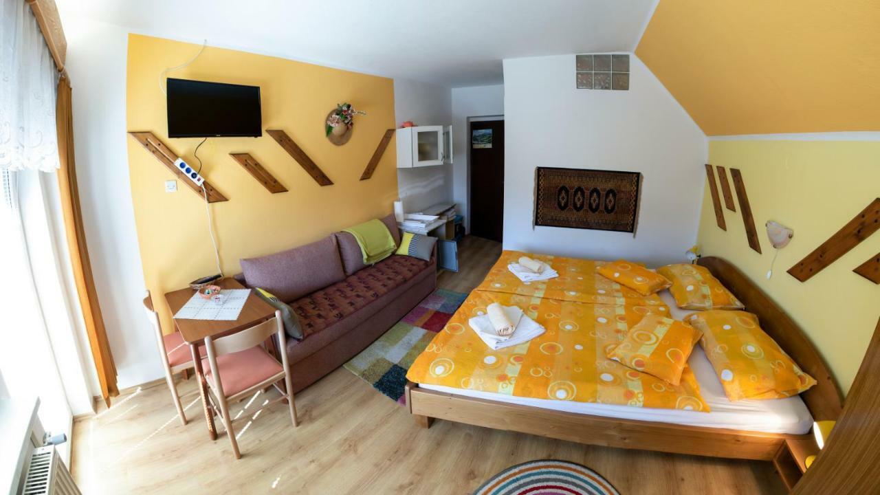Apartments And Rooms Razen 보히니 외부 사진